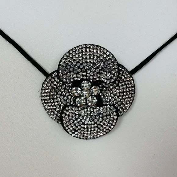 New Rhinestone Flower Large Black Necklace Choker - Picture 9 of 9